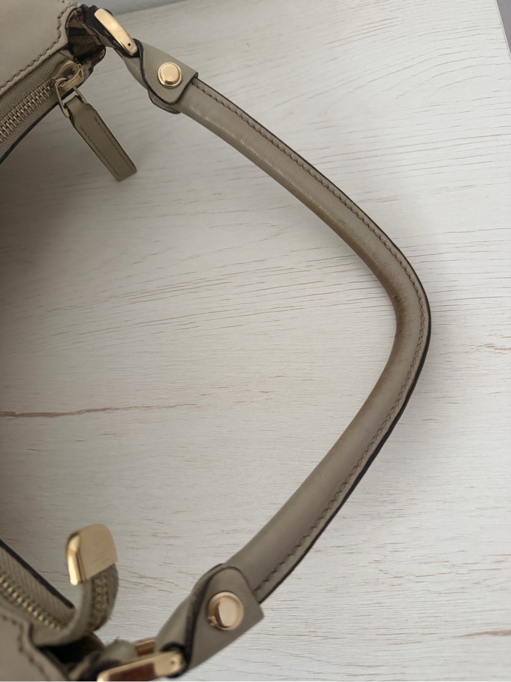 Gucci Beige Monogram Hobo Shoulder Bag with Gold D-Ring - Picture 5 of 13
